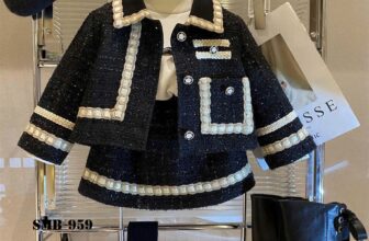 [🆕🇻🇳] Shop Mẹ Bean – chuyên Order 1688, taobao, hàng TQXK, VNXK, Hàng tuồn 🧑‍🧒❤️️👶⭐️ SET DẠ TWEED CHO BÉ saleNhìn thì đơn giản nhưng mà kiểu basic dễ mang lắm ạ
Bé mag đi học đi chơi đều xinh. Giá trái mùa mới rẻ vậy.Vào mùa order khó , shares-0✔️ , likes-1❤️️ , date-2024-12-12 05:52:45🇻🇳🇻🇳🇻🇳📰🆕