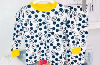 [🆕🇻🇳]  TiNa Kids là cửa hàng quần áo trẻ em cao cấp 😎❤️️⭐️ Anh chup hình nói chỉnh hình hơi bần tí để khi nhận hàng đẹp mấy mom mới bất ngờ#65K – Bộ đúng chuẩn ngày mưa, thời tiết se lạnh hoặc dành cho các bé ha , shares-0✔️ , likes-0❤️️ , date-2024-12-13 03:00:57🇻🇳🇻🇳🇻🇳📰🆕