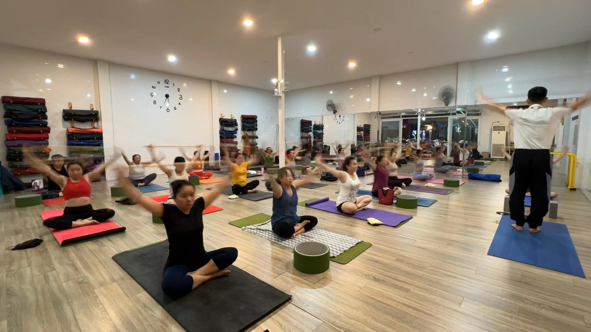 [🆕🇻🇳] 180 YOGA – Yoga cho người mới bắt đầu 🧘 Top1Yoga 🧘 Thói quen hàng ngày của bạn có đang gây nguy hiểm cho sức khoẻ?

Đây là điều mình lặp đi lặp lại trong các buổi tập. Tất cả sự mất cân bằng cơ đều sẽ đưa c , shares-0✔️ , likes-1❤️️ , date-2024-12-13 16:57:53🇻🇳🇻🇳🇻🇳📰🆕