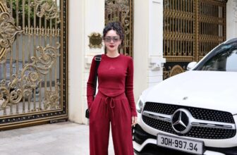 [🆕🇻🇳] Kim Oanh Vũ STORE 👕 Top1Fashion 👗  Lạnh rồi  8h30 chúng ta gặp nhau nhá ce ơi.
Mã bộ cháy khét từ hôm qua tới nay không kịp rep luôn ạ
Có sm giá #550k bao chuẩn loại 1 đẹp nhất không uổng , shares-0✔️ , likes-145❤️️ , date-2024-12-14 01:03:48🇻🇳🇻🇳🇻🇳📰🆕