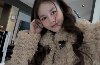 [🆕🇻🇳] June Shop – Nhà phân phối đồ may mặc 👕 Top1Fashion 👗  Xinh ấmmmm đẹp chât lượng cực kiii
Em lông xù chuẩn auth nét nèn nẹttt, xịn tư cai khoá móc ao xịn đii. Xinh dã man ma siêu siêu ấm
Nhin em áo nay sẽ ngh , shares-0✔️ , likes-10❤️️ , date-2024-12-12 02:21:40🇻🇳🇻🇳🇻🇳📰🆕