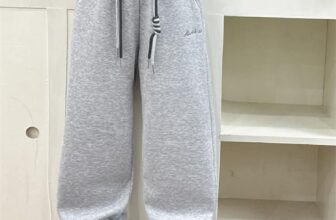 [🆕🇻🇳]  NaNa Chan – Quần áo trẻ em cực đẹp 😎❤️️⭐️ Các gái cần quần lót lông ấm mix phong cách năng động thoải mái đừng bỏ qua mã quần này nhé  Size 120-170TẶNG DÂY CHUYỀN hoặc TẤT CAO CỔ CHO BÉ
( chư , shares-0✔️ , likes-2❤️️ , date-2024-12-18 03:30:03🇻🇳🇻🇳🇻🇳📰🆕