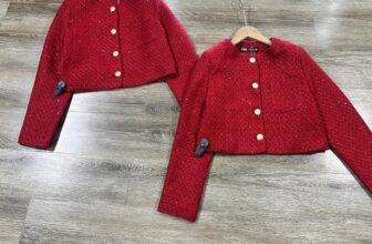 [🆕🇻🇳] Xuất Xịn Zara Mango (Jolie Shop) 👕 Top1Fashion 👗  Tất tần tật các mẫu áo dạ e còn sẵn đây ạ. Tầm này mặc dạ tweed thì chuẩn bài rồi, vừa nhẹ nhàng, vừa sang lại dễ mặc. Nhiều khách hỏi e mẫu nên e đăng đủ  , shares-0✔️ , likes-2❤️️ , date-2024-12-15 19:10:05🇻🇳🇻🇳🇻🇳📰🆕