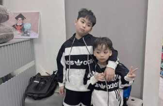 [🆕🇻🇳]  BỐP BỰ – Chuyên quần áo, giày dép, phụ kiện trẻ em cao cấp 🧑‍🧒❤️️👶⭐️ Duy nhất bộ như khách nhí mặc
Size 120 (22/26kg)Bác nào ưng báo e nha
Tầm này set bộ đẹp hiếm lắm ùiii. Kk^^
, shares-0✔️ , likes-2❤️️ , date-2024-12-26 17:47:26🇻🇳🇻🇳🇻🇳📰🆕