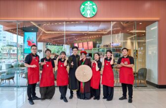 [☕️🇻🇳] Starbucks Vietnam 🥤 Top1Coffee ☕️ STARBUCKS ĐÃ CÓ MẶT TẠI QUÊ HƯƠNG QUAN HỌ BẮC NINH!Ngày mai, Starbucks sẽ chính thức khai trương cửa hàng đầu tiên tại Bắc Ninh, mang hương vị cà phê hiệ , shares-65✔️ , likes-963❤️️ , date-2024-12-12 03:00:21🇻🇳🇻🇳🇻🇳📰🆕