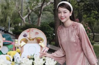 [🆕🇻🇳] P’ti Chou – Thời trang thiết kế dành cho trẻ em 😎❤️️⭐️ 𝑨́𝒐 𝒅𝒂̀𝒊 𝑵𝒈𝒐̣𝒄 𝑼𝒚𝒆̂̉𝒏 ~ thướt tha yêu kiều
Năm nay ưu ái lên mẫu để các chị các mẹ có đồ xinh mặc sớm đây ạNếu yêu thích thiết kế Ngọc Uyển, các chị có  , shares-1✔️ , likes-12❤️️ , date-2024-12-14 04:14:34🇻🇳🇻🇳🇻🇳📰🆕