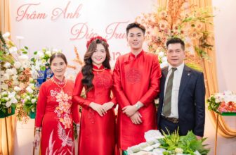 [🆕🇻🇳] La Rosa Bridal – Makeup – wedding dress and more ..! 🤵🏻 Top1Wedding 👰🏻  Cuối tuần rực rỡ với cặp áo dài đỏ HỶ của nhà #LaRosa
Trân trọng cám ơn gia đình cô dâu Trâm Anh và chú rể Đức Trung đã dành sự tin tưởng cho #La lựa chọn , shares-0✔️ , likes-12❤️️ , date-2024-12-15 19:44:54🇻🇳🇻🇳🇻🇳📰🆕