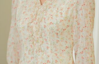 [???] Thời trang Đan Châu  ? Top1Fashion ?  𝓜𝓮𝓻𝓻𝔂 𝓒𝓱𝓻𝓲𝓼𝓽𝓶𝓪𝓼, 𝓔𝓷𝓳𝓸𝔂 𝟐𝟓% 𝓞𝓯𝓯
Nàng thơ của Đan Châu.Duyên dáng trong chiếc đầm vải tơ mềm mại, với đường vân nổi tinh xảo và họa tiết hoa nhí nhẹ nhàng, t , shares-1✔️ , likes-4❤️️ , date-2024-12-21 02:00:21????????