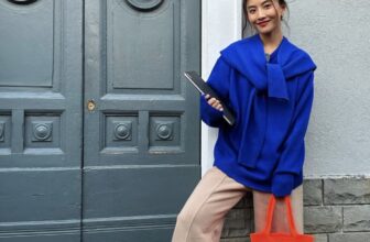 [???] V.I.C – XUẤT KHẨU – Hàng xuất khẩu có sẵn ? Top1Fashion ?  Một em áo len màu xanh coban dáng cổ buộc khăn cực thời trang, chất liệu len mềm mịn, form thụng cực kì cá tính.—
Hàng xuất khẩu có sẵn.
—
CONTACT V. , shares-0✔️ , likes-51❤️️ , date-2024-12-17 16:30:08????????