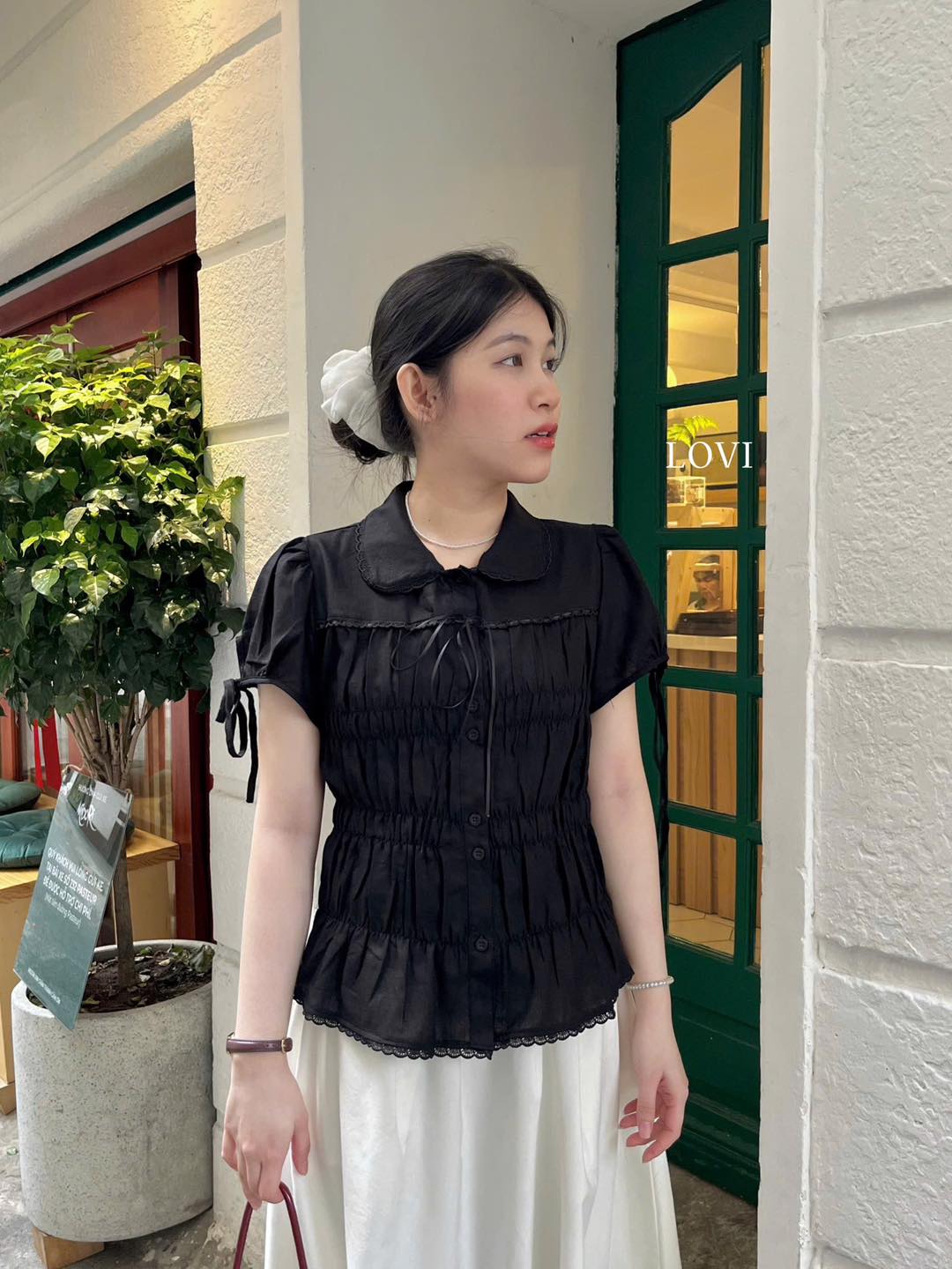 [🆕🇻🇳] LOVI SHOP 👕 Top1Fashion 👗  EMMA SHIRT x ELLA SKIRTLink sản phẩm:
Áo:
Chân váy:Outfit xinh iu này sẵn hàng ở Lovi
Để lại Cmt hoặc inbox để Lovi tư vấn kỹ hơn cho nàng nhé
—
Sho , shares-0✔️ , likes-0❤️️ , date-2024-12-19 02:06:11🇻🇳🇻🇳🇻🇳📰🆕