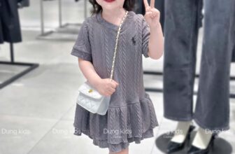 [???] Lê Ngọc Dung – Chuyên sỉ Qate  ?‍?❤️️?⭐️ Ngất xỉuuu zới em này thôi đi ạ mê quá trời mê ce ơi . Cute phomai que đảm pảo ít đụng hàng
Mã #E13 sz 8-26kg
Em mời cả nhà lên đơn ạ
, shares-0✔️ , likes-10❤️️ , date-2024-12-16 15:07:25????????