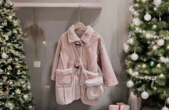 [🆕🇻🇳] Little cheese – Little cheese 🧀 korean style for kids 🧑‍🧒❤️️👶⭐️ Ấm áp mùa đông – Áo khoác bé gái phong cách cổ điển
Đặc điểm nổi bật:
Chất liệu cao cấp: Áo được làm từ vải bông dày dặn, giữ ấm tuyệt đối nhưng vẫn nhẹ nh , shares-0✔️ , likes-2❤️️ , date-2024-12-13 15:28:57🇻🇳🇻🇳🇻🇳📰🆕