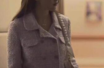 [🆕🇻🇳] Xuất Xịn Zara Mango (Jolie Shop) 👕 Top1Fashion 👗  Màu tím xinh xỉu các Bác ôiii
E về lẻ có 1 tị nên sale gọn 450k cho các Bác luôn
Màu mới sang chảnh dã man ạ, bác nào ưng ới em ạ
Áo dạ tweed  ZR hàng dư x , shares-0✔️ , likes-0❤️️ , date-2024-12-14 01:48:47🇻🇳🇻🇳🇻🇳📰🆕