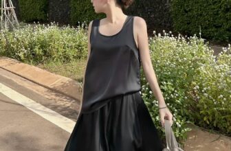 [🆕🇻🇳] Nguyen My – Cửa hàng quần áo 👕 Top1Fashion 👗  Set lụa đơn giản nhưng diện best SANG ạ . E My restock lại cả set kịp cho nàng diện noel rồi nhaaaa
Áo : #219k
Váy : #299k
Kênh shopee :
_____________ , shares-0✔️ , likes-3❤️️ , date-2024-12-16 17:04:16🇻🇳🇻🇳🇻🇳📰🆕