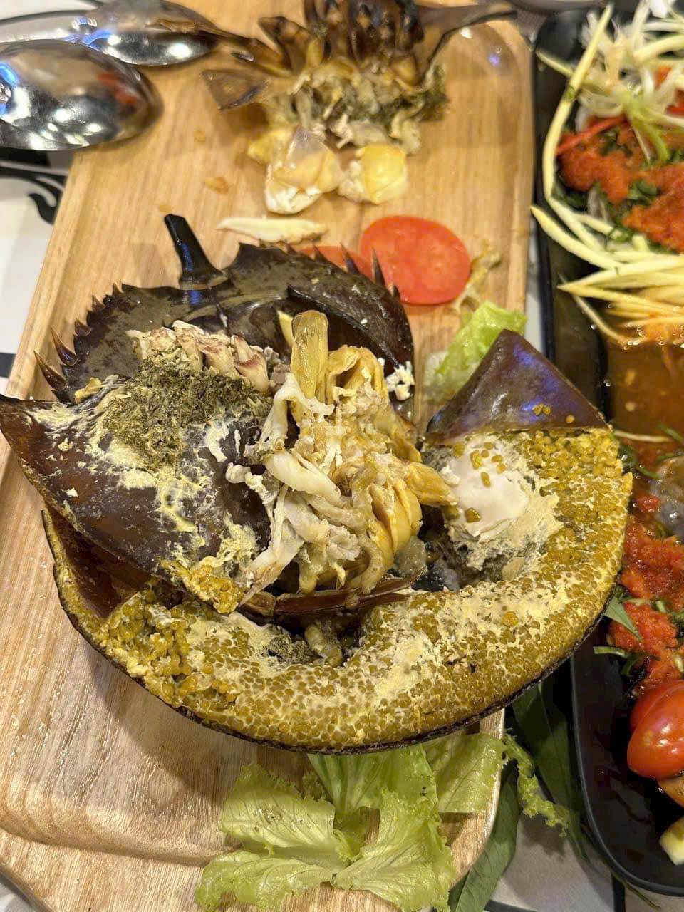 [🆕🇻🇳] Ốc 379 – Quán ăn hải sản gia đình 🍔 Top1Food  🍜 Sam trứng vào mùa 

Xin mời anh chị em mình
 , shares-0✔️ , likes-0❤️️ , date-2024-12-15 16:48:48🇻🇳🇻🇳🇻🇳📰🆕