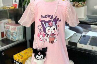 [🆕🇻🇳]  Bí Bo Shop- Order hàng Quảng Châu cao cấp 🧑‍🧒❤️️👶⭐️ BíBoShop_ Váy cotton phối voan KUROMI xinh iu cho bé, in hình Kuromi uống trà sữa #hottrend lắm.
Chất liệu: cotton 4c 100% ko pha, chất mịn mát thấm hút m , shares-0✔️ , likes-0❤️️ , date-2024-12-22 04:56:01🇻🇳🇻🇳🇻🇳📰🆕