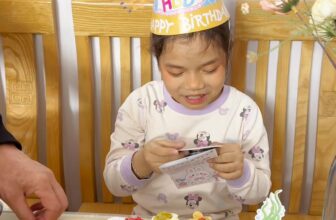 [🆕🇻🇳] Nhật Thực (Thực Tuti) 😎❤️️⭐️ Top1Kids 😎❤️️⭐️ Cứ mỗi lần sinh nhật bà ý là đúng lúc chú cong đít làm show. Lại tặng cho món quà tinh thần trước, xong show cho đi chơi sau vậy… , shares-0✔️ , likes-118❤️️ , date-2024-12-17 04:36:38🇻🇳🇻🇳🇻🇳📰🆕