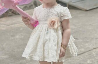 [🆕🇻🇳]  BB design – Chuyên đồ thiết kế dành cho mẹ và công chúa nhỏ 🧑‍🧒❤️️👶⭐️ #HÀNG_SẴN_SHIPSet gồm: Váy +ChipChất liệu: ren thêu cao cấp𝘽𝙖̉𝙣𝙜 𝙨𝙞𝙯𝙚 𝙩𝙝𝙖𝙢 𝙠𝙝𝙖̉𝙤Xs: 6-9kg (3 set)
S:  8-10kg (15set)
M: 10-12kg (30set)
L:  12-15kg , shares-0✔️ , likes-2❤️️ , date-2024-12-24 19:15:20🇻🇳🇻🇳🇻🇳📰🆕