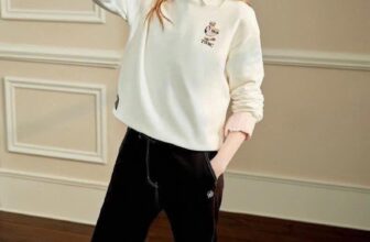 [🆕🇻🇳] Xuất Xịn Zara Mango (Jolie Shop) 👕 Top1Fashion 👗  E có deal ngon bổ rẻ đây!!
350k SALE CHỈ CÒN 260k ngang giá áo thun
Áo nỉ WHOU hàng dư xịn chất nỉ da cá siêu đẹp, Check store thoải mái các bác nha
S M L , shares-0✔️ , likes-1❤️️ , date-2024-12-20 16:30:02🇻🇳🇻🇳🇻🇳📰🆕