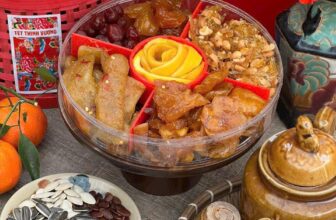 [🆕🇻🇳] LÒ MỨT DỪA – Mứt dừa non 🍔 Top1Food  🍜 Xuân sang Đắc Lộc
Chợ Tết đoàn viênLỄ HỘP CHỢ TẾT
Hộp 700grGia 160k / set 700grCả 1 vườn trái cây Miền Tây sông nước mix tron , shares-0✔️ , likes-1❤️️ , date-2024-12-20 15:35:51🇻🇳🇻🇳🇻🇳📰🆕