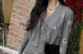 [???] Ma Chérie  ? Top1Fashion ?  COZY GIRL ALLURE | ALLURE SET
Vẻ đẹp ấm áp, cuốn hút được tôn lên trọn vẹn qua chất len mềm mại ôm sát, những đường nét quyến rũ đầy tinh tế. Đi cùng là ch , shares-1✔️ , likes-15❤️️ , date-2024-12-18 19:00:05????????