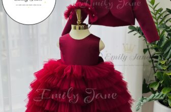 [🆕🇻🇳] Emily Jane – Váy đầm công chúa thiết kế cho bé 🧑‍🧒❤️️👶⭐️ Nay #EmilyJane lên đỏ đỏ-trắng trắng-kem kem đây ạ.
Mã thu đông phi phối ren có kèm áo khoác ngoài xinh xỉu quá trời
Sét bán lẻ váy hoặc áo.
4-49kg.
#Emily , shares-0✔️ , likes-5❤️️ , date-2024-12-21 23:42:32🇻🇳🇻🇳🇻🇳📰🆕