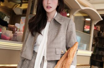 [🆕🇻🇳] H e s T i a 👕 Top1Fashion 👗  𝐇𝐞𝐬𝐭𝐢𝐚 ‘𝐬 𝐛𝐞𝐚𝐮𝐭𝐢𝐟𝐮𝐥 𝐦𝐮𝐬𝐞 – 𝐌𝐬 @𝐦𝐲𝐩‌𝐡𝐠_Shine bright in the chilly winter! Kelly Set – Catlyn shirt is the perfect choice for you.#WinterFashion #Feedb , shares-1✔️ , likes-5❤️️ , date-2024-12-17 03:04:27🇻🇳🇻🇳🇻🇳📰🆕