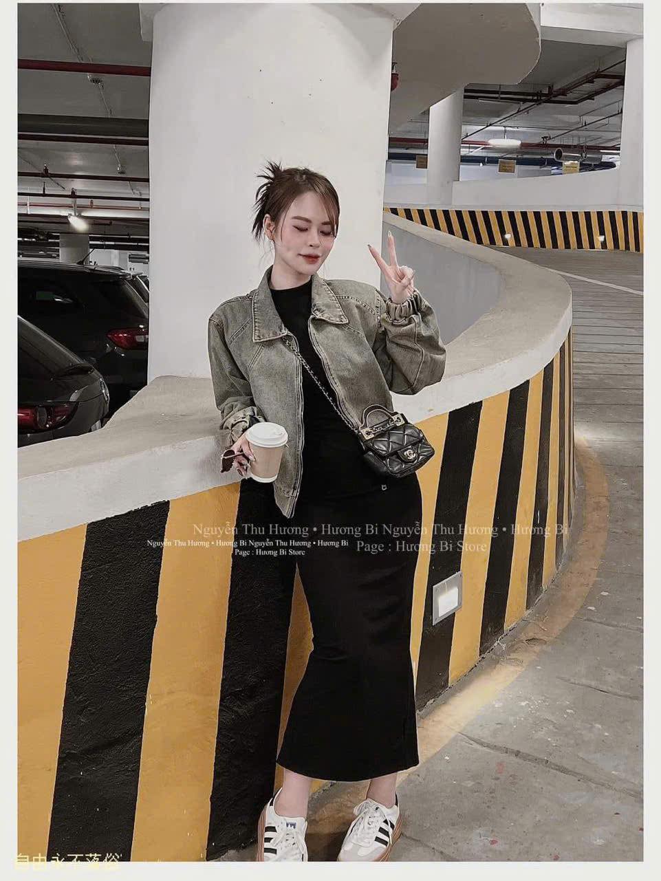 [🆕🇻🇳] Ngân – Chuyên sỉ hàng VNXK – KHO SỈ HÀNG VNXK SẴN TẬN XƯỞNG 👕 Top1Fashion 👗  SET  ĐẦM BODY ĐEN MIDI KÈM KHOÁC JEAN
SIZE SM
Lẻ #280k•••••••••••••••••♡•••••••••••••••••
Tuyển sỉ từ 5sp
Join group sỉ:#thoitrangnu #chuyensi #xuhuon , shares-0✔️ , likes-0❤️️ , date-2024-12-17 05:48:28🇻🇳🇻🇳🇻🇳📰🆕