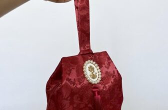 [🆕🇻🇳] Shop Bin&Bon Made in Việt Nam, Cambodia 😎❤️️⭐️  GOM TÚI GẤM HOA CAO CẤP local brand nội địa Trung
Em mua tết xách áo dài mang tiện thể gom lunnn ạ, thị trường hơn 1xx em gom #89KKKk /chú
Tết phối cùng , shares-0✔️ , likes-0❤️️ , date-2024-12-19 00:40:30🇻🇳🇻🇳🇻🇳📰🆕