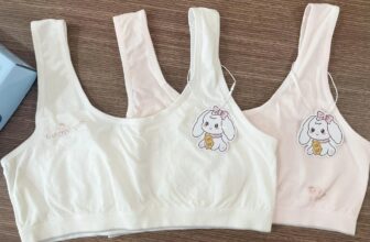 [🆕🇻🇳]  Thời trang trẻ em cao cấp- shop Yu Yu 🧑‍🧒❤️️👶⭐️ Set 2 áo lá vải tơ cho bé tuổi dậy thì  – Giai đoạn đầu
Màu sắc : 1 hồng phấn +1 trắng
Điểm nổi bật:
Sử dụng chất lụa tơ tằm kháng khuẩn cao gấp 3 lần s , shares-4✔️ , likes-3❤️️ , date-2024-12-21 02:00:21🇻🇳🇻🇳🇻🇳📰🆕