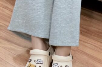 [🆕🇻🇳] Charmy ‘s House – Cửa hàng quần áo nữ  👕 Top1Fashion 👗  #65k/đôi sục siêu nhẹ đế 5ph (giá bán 150k)
Rẻ vô địch
Tặng kèm 8 charm mix sẵn
Sục nam nữ đi được
Sz 35/36/37/38/39
4 màu: đen, trắng be, kem bơ, nâu
Link , shares-0✔️ , likes-0❤️️ , date-2024-12-19 03:25:43🇻🇳🇻🇳🇻🇳📰🆕