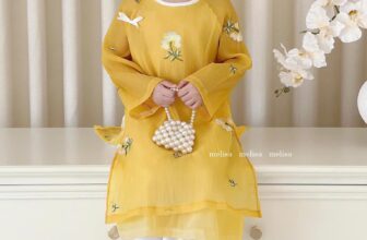 [???]  Thời trang trẻ em SamBon Kids  ?‍?❤️️?⭐️ Thêm mã áo dài mới cho các mẹ lựa ạ
Vải tơ thêu hoa xinh – sang quá trời
Chắc chắn hợp gu nhiều mẹ và bé nè
Em thích mấy mã áo dài sang như này lắm luôn
Bé , shares-0✔️ , likes-0❤️️ , date-2024-12-21 03:49:46????????