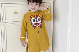 [???]  Thời trang trẻ em Zinzin Kid’s  ?‍?❤️️?⭐️ 𝐒𝐄́𝐓 𝐀́𝐎 𝐃𝐀̀𝐈 𝐊𝐈𝐌 𝐋𝐀̂𝐍 𝐂𝐇𝐎 𝐁𝐄́
Chất liệu vải nhung chéo dày dặn, mềm mịn, thấm hút mồ hôi, may áo dài siêu sang
Thiết kế áo dài cổ trụ x , shares-0✔️ , likes-0❤️️ , date-2024-12-18 17:17:05????????