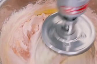 [🆕🇻🇳] Jasmine-tiệm bánh nhỏ xinh chuyên bánh mì, bánh kem Whipping chất lượng cao 🍔 Top1Food  🍜 KẸO DÂU BESTSELLER CỦA JASMINE ĐÃ CÓ SẴN MẺ ĐẦU MÙAQuy cách đóng gói 200g/140
1kg /680#keotet #banhkeotet #bakery #cakeshop
, shares-0✔️ , likes-0❤️️ , date-2024-12-19 03:05:35🇻🇳🇻🇳🇻🇳📰🆕