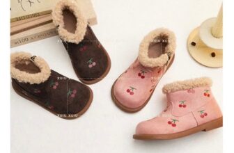 [🆕🇻🇳]  Penguin Bebe – Chuyên order cho bé 🧑‍🧒❤️️👶⭐️ Boot Cherry cho bé yêu với hai tone màu xinh xỉu. Cổ lông nhẹ nhàng ấm áp dành cho bé iu. Sang tháng là Tết rùi đoá các mom ơi nhanh quáaa ưng món gì chốt  , shares-0✔️ , likes-0❤️️ , date-2024-12-19 22:02:28🇻🇳🇻🇳🇻🇳📰🆕