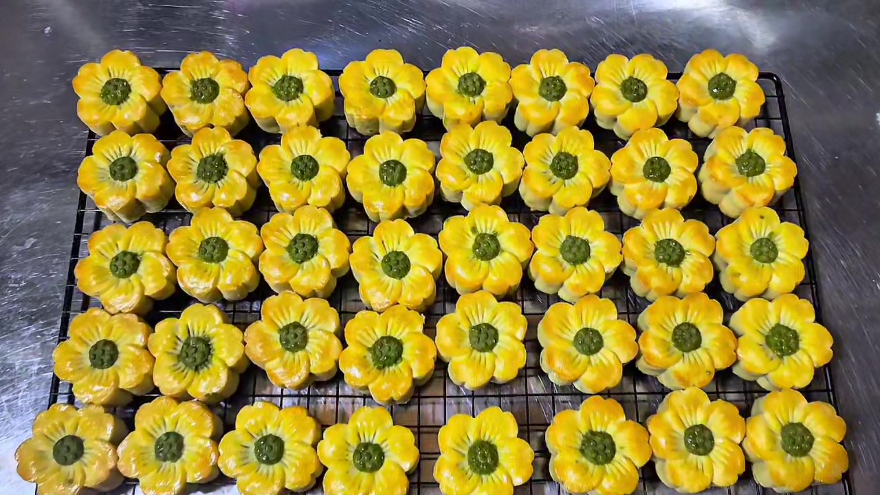 [🆕🇻🇳] BẾP MẸ NY – LỚP DẠY LÀM BÁNH ONLINE 🍔 Top1Food  🍜 Mẻ bánh dứa xinh lung linh mới ra lò 

#lớp #bánh #dứa #đài #loan online
 , shares-0✔️ , likes-4❤️️ , date-2024-12-19 20:46:27🇻🇳🇻🇳🇻🇳📰🆕