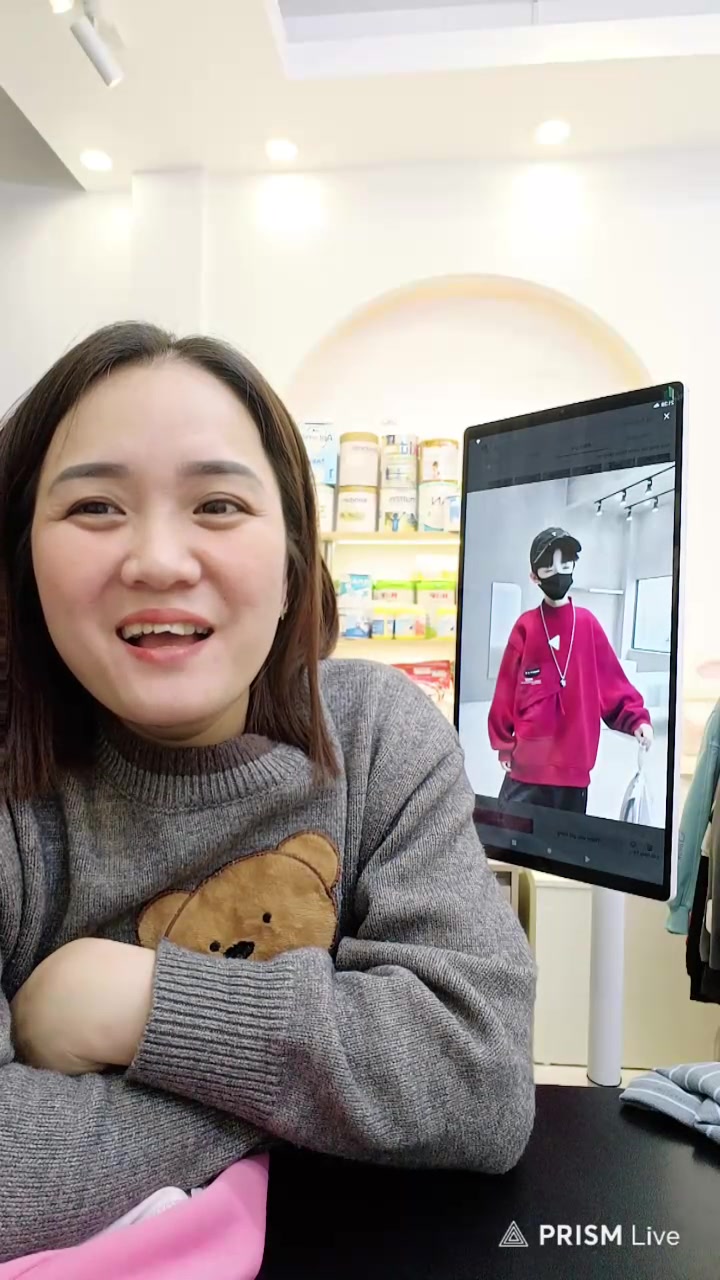 [🆕🇻🇳]  Bơ Hí – Thương hiệu thời trang thiết kế cao cấp dành cho mẹ và bé đẹp 🧑‍🧒❤️️👶⭐️  𝐓𝐞̂́𝐭 𝐨̛𝐢, 𝐓𝐞̂́𝐭 𝐚̀, 𝐜𝐨́ 𝐜𝐨̂ 𝐱𝐮𝐚̂𝐧 𝐬𝐚̆́𝐩 đ𝐚𝐧𝐠 𝐠𝐡𝐞́ 𝐧𝐡𝐚̀
Áo dài lụa hoa
Bé #320k/bộ
Hơn 25kg có phụ thu
Guốc #125k – #135k
#Fre , shares-0✔️ , likes-6❤️️ , date-2024-12-22 03:16:37🇻🇳🇻🇳🇻🇳📰🆕