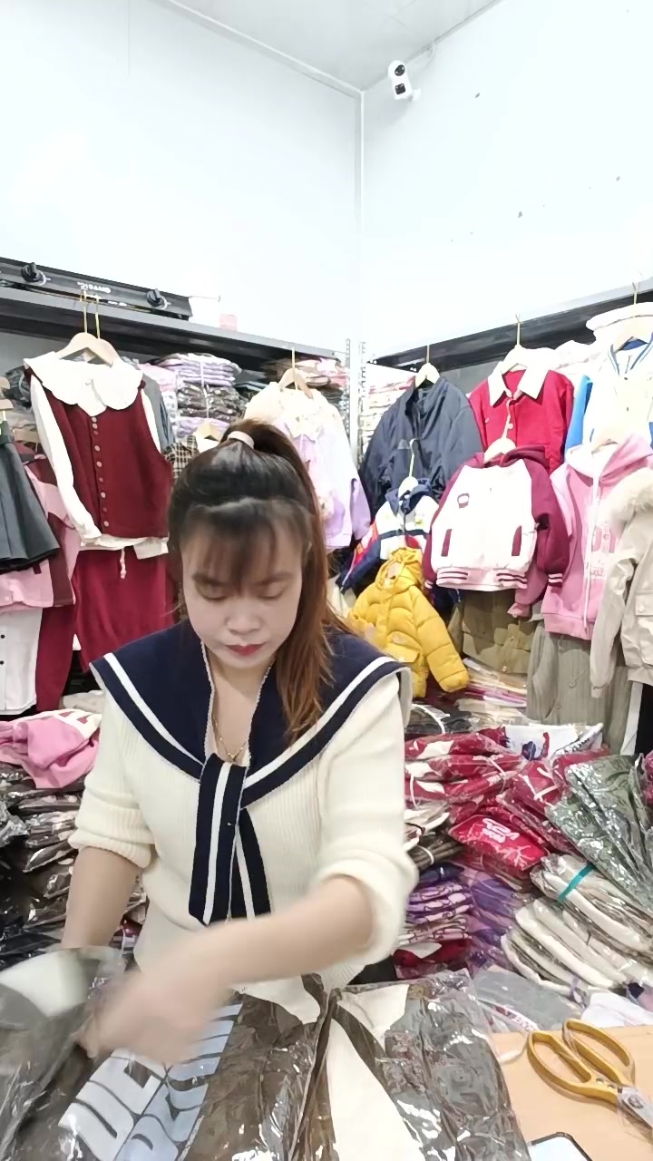 [🆕🇻🇳] Hằng Ốc – Chuyên Sỉ Lẻ Thời Trang  (Ốc) 🧑‍🧒❤️️👶⭐️ Video liên quan
 , shares-0✔️ , likes-242❤️️ , date-2024-12-20 03:08:34🇻🇳🇻🇳🇻🇳📰🆕