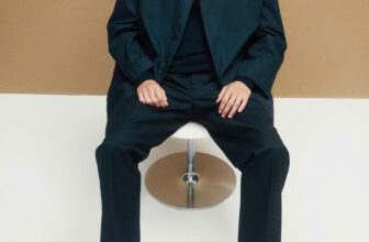 [???] Sai Gon Factory Outlet  ? Top1Fashion ?  𝐋𝐨𝐚𝐟𝐞𝐫 𝐕𝐚𝐠𝐚𝐛𝐨𝐧𝐝 𝐍𝐚𝐦 là mẫu giày mang phong cách hiện đại . Được chế tác từ da đen đánh bóng, có khe cắm đồng xu trên mũi giày, đường may mũi giày và hình d , shares-0✔️ , likes-1❤️️ , date-2024-12-19 21:17:20????????