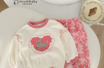 [🆕🇻🇳]  MiniumBaby – thương hiệu thời trang thiết kế chất lượng cao dành cho trẻ em 🧑‍🧒❤️️👶⭐️ Bộ mặc nhà làm từ chất liệu cotton mềm mại, thoáng mát, mang lại cảm giác thoải mái cả ngày. Thiết kế với họa tiết siêu đáng yêu, giúp bé luôn năng động và , shares-2✔️ , likes-30❤️️ , date-2024-12-20 16:30:03🇻🇳🇻🇳🇻🇳📰🆕