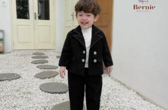 [🆕🇻🇳]  Minsu Kids 😎❤️️⭐️ Xả #150k còn 2y, 3y (10-15kg)𝐒𝐄𝐓 𝐕𝐄𝐒𝐓 Đ𝐄𝐍 Đ𝐎̣̂𝐓 𝐂𝐇𝐈̉ 𝐓𝐑𝐀𝐍𝐆 𝐓𝐑𝐈́Chất liệu: vải nhung chéo dày vừa phải, mềm mịn lên form siêu đỉnh
Thiết kế: vest cổ  , shares-0✔️ , likes-1❤️️ , date-2024-12-20 01:34:27🇻🇳🇻🇳🇻🇳📰🆕