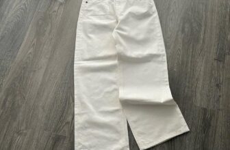 [???] Mizu Shop – Cửa hàng quần áo nữ  ? Top1Fashion ?  CẬP BẾN -SẴN

Jean levis ống suông bao đẹp ,mẫu này lên fom đẹp và vừa luôn
Chất mềm-không giãn

Bảng size:
– 26 eo 68-70cm ( dài 98cm- ống 25cm)
– 27 eo 7 , shares-0✔️ , likes-1❤️️ , date-2024-12-21 15:36:41????????