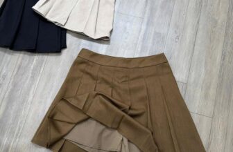 [???] Mizu Shop – Cửa hàng quần áo nữ  ? Top1Fashion ?  CẬP BẾN – SẴN

Váy xếp ly stra
siêu siêu đẹp form chuẩn hãng 
Vải dư xịn nhà máy hàng may 2 lớp nói chung là xuất sắc ạ
lên gì cũng OK luôn ạ

Size : S M L , shares-0✔️ , likes-1❤️️ , date-2024-12-19 15:56:38????????