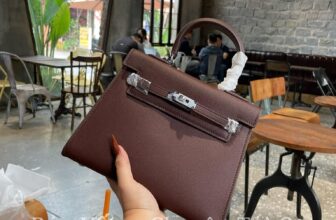 [🆕🇻🇳] Bảo Yến Store – CHUYÊN TÚI XÁCH XUẤT DƯ, SUPER VIP, SIÊU CẤP🛍️🛍️🛍️ 👕 Top1Fashion 👗  #Năm nay cứ #đỏ là diện ạaaaa
size 25
, shares-0✔️ , likes-3❤️️ , date-2024-12-21 05:04:39🇻🇳🇻🇳🇻🇳📰🆕