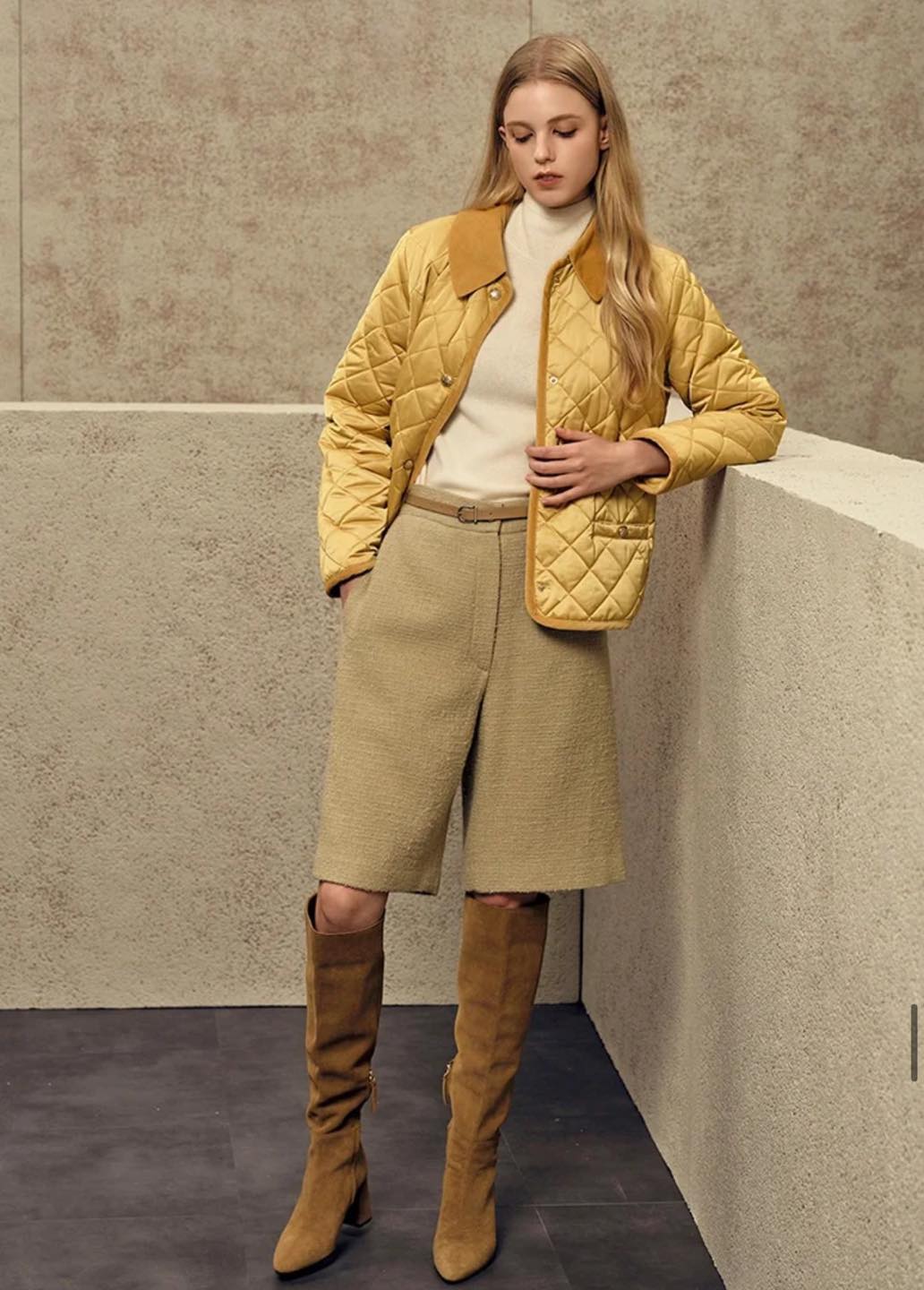 [🆕🇻🇳] LUCE SHOP VNXK 👕 Top1Fashion 👗  NEW ARRIVALÁo trần trám lúc nào cũng trend thời trang. Kiểu dáng này mặc lên gọn gàng, trẻ trung lắm các chị nha.  Mẫu này mặc đi làm hay đi chơi đều r , shares-0✔️ , likes-7❤️️ , date-2024-12-22 19:44:55🇻🇳🇻🇳🇻🇳📰🆕