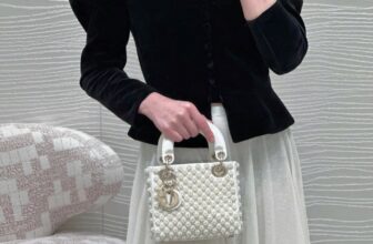 [🆕🇻🇳] HẢI HUYỀN TRẦN – Chuyên Hàng Cao cấp 👕 Top1Fashion 👗  Xinh đỉnh luôn ạ
@fan cứng
Trần Hải Huyền Store QCCC
, shares-0✔️ , likes-5❤️️ , date-2024-12-21 22:15:17🇻🇳🇻🇳🇻🇳📰🆕