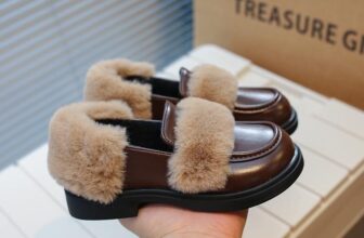 [🆕🇻🇳]  Kido Kid – Chuyên bán quần áo, giầy dép, mũ, khăn, phụ kiện trẻ em chính hãng 🧑‍🧒❤️️👶⭐️  CHỈ CÓ MỘT ĐÔI
• Size : 34
• Giá sale : #185kkk Bay luôn nào
, shares-0✔️ , likes-6❤️️ , date-2024-12-23 02:48:55🇻🇳🇻🇳🇻🇳📰🆕