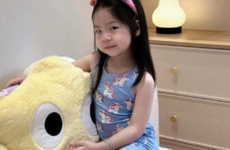 [🆕🇻🇳]  Thóc Kids – Thời trang trẻ em – Chuyên sỉ lẻ quần áo xuất dư, made in VN cho trẻ 🧑‍🧒❤️️👶⭐️ #235k/3bSét 3b 3 lỗ hoa lá động vật nhìn là thấy cả khu rừng mát mẻ rồi ạChất: cotoon 4c xịn xoMua sét 3 tính ra lúc nào cũng rẻ nhất các mẹ ơiSize , shares-0✔️ , likes-1❤️️ , date-2024-12-23 20:41:25🇻🇳🇻🇳🇻🇳📰🆕