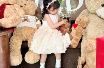 [🆕🇻🇳] L’Casta Viet Nam- Đồ trẻ em 🧑‍🧒❤️️👶⭐️  V114 lông thỏ mềm mịn, ren hoa hồng 3D sang xịn, còn 2 chiếc size 5Y và 8Y sót kho! Sale luôn 3xx nha các mẹ!Nơ 9A Linh Đàm – Hà Nội
0949.280.567
T , shares-0✔️ , likes-7❤️️ , date-2024-12-21 17:41:04🇻🇳🇻🇳🇻🇳📰🆕