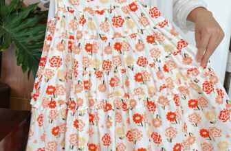 [🆕🇻🇳] Min kids VNXK – Quần áo trẻ em xuất xịn 🧑‍🧒❤️️👶⭐️  Mặc tết quá xinh luôn
Đầm baby doll hoa tone cam nổi bật. Chất kate Hàn mềm đẹp.
Bé mặc mát, thấm hút mồ hôi tốt, thoải mái vận động.Size: 12/18m, 18/ , shares-0✔️ , likes-0❤️️ , date-2024-12-21 20:46:02🇻🇳🇻🇳🇻🇳📰🆕